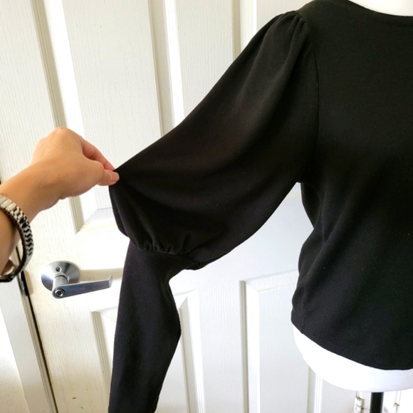 HYFVE | Cute Black Puff Sleeve Sweater (SIZE M) - Picture 5 of 10